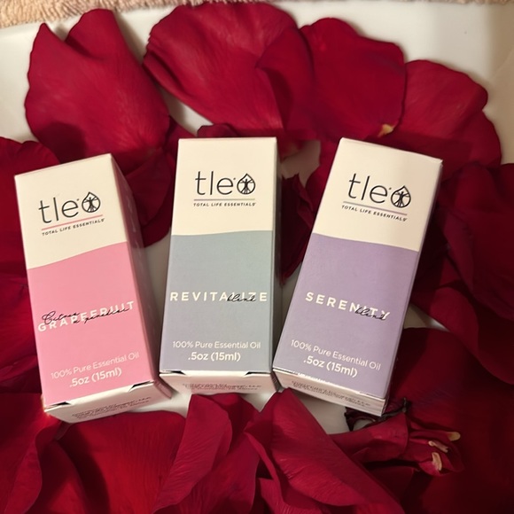 TOTAL LIFE ESSENTIALS TLE OILS 3 PIECE SET: SERENITY, GRAPEFRUIT AND REVITALIZE - Picture 6 of 16